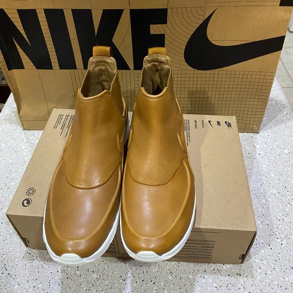 NIKE Air Max Thea Mid Shoe. One of the most liked shoes continue 2025. - Picture 11 of 13